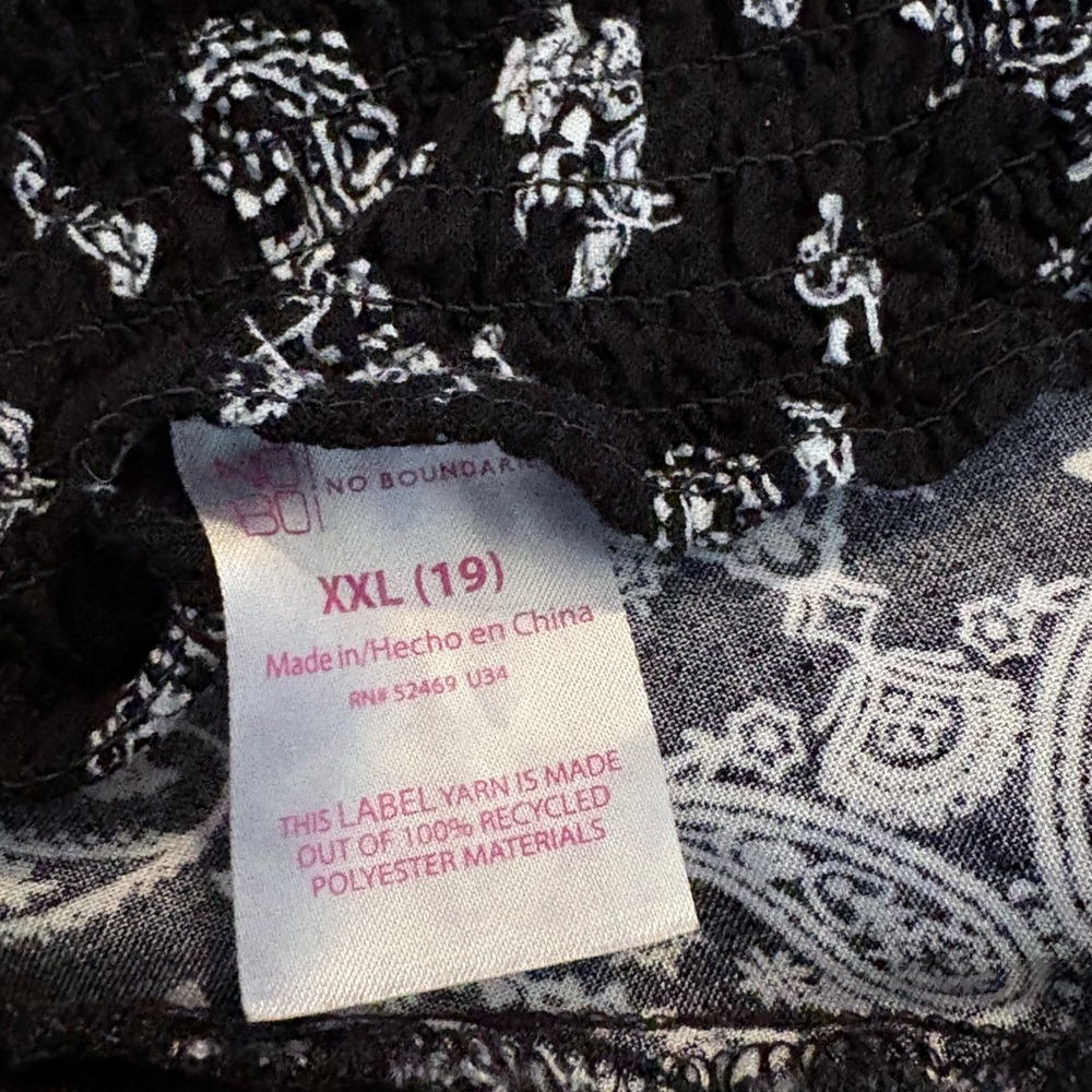 No boundaries Black paisley camisole top bandanna criss cross - Picture 3 of 3